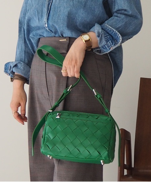 GUSCIO(グッシオ)の「【グッシオベーシック】幅広メッシュショルダーバッグ(ショルダーバッグ・レディース・シルバー/ブラック/アイボリー/ダークブラウン/グリーン・FREE)」の17枚目の写真