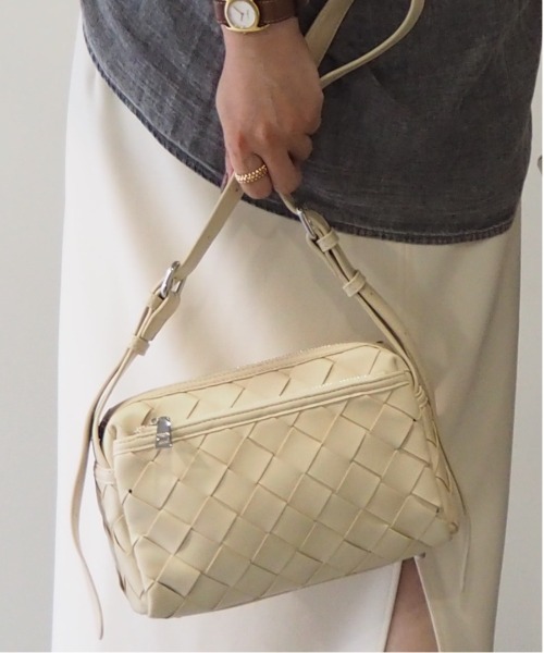 GUSCIO(グッシオ)の「【グッシオベーシック】幅広メッシュショルダーバッグ(ショルダーバッグ・レディース・シルバー/ブラック/アイボリー/ダークブラウン/グリーン・FREE)」の21枚目の写真