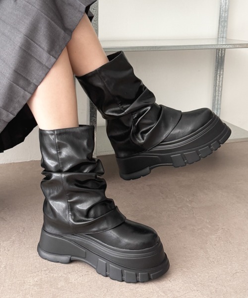 WEGO(ウィゴー)の「WEGO/厚底ルーズミドルブーツ(ブーツ・レディース・ブラック・SMALL/LARGE/MEDIUM)」の10枚目の写真