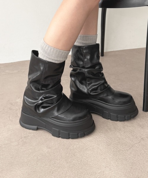 WEGO(ウィゴー)の「WEGO/厚底ルーズミドルブーツ(ブーツ・レディース・ブラック・SMALL/LARGE/MEDIUM)」の12枚目の写真