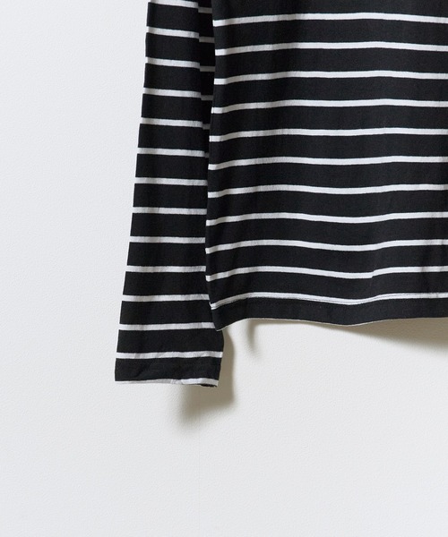 Chick（チック）の「NIRVANA / ニルヴァーナ "Classic Happy Face" Black & White Striped T-shirt クラシックハッピーフェイス ボーダー Tシャツ 前面プリント 長袖 クルーネック ロンT バンドT メンズ レディース 2026年 秋 秋服 冬 冬服（Tシャツ/カットソー・メンズ・ブラック・M/L/XL）」の3枚目の写真