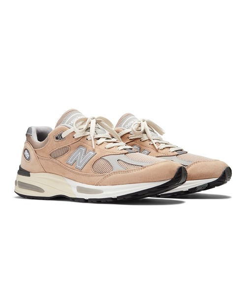NEW BALANCE(ニューバランス)の「Made in UK 991 v2(スニーカー・メンズ・ベージュ・28.0cm/27.5cm/27.0cm/26.5cm/26.0cm/25.5cm/25.0cm/29.0cm/28.5cm)」の1枚目の写真