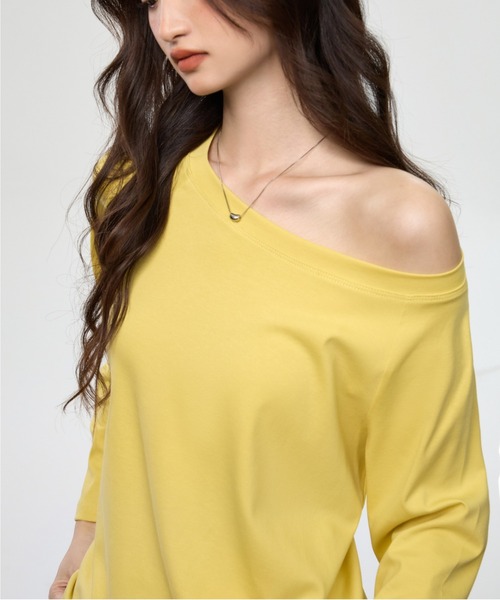 Bifrost(ビフレスト)の「ワンショルダーの 2WAY デザイントップス(Tシャツ/カットソー・レディース・グレー/イエロー/ホワイト・FREE)」の11枚目の写真