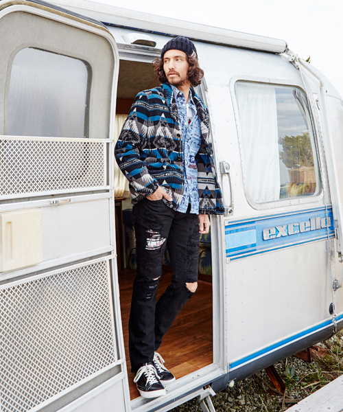 HYSTERIC GLAMOUR（ヒステリックグラマー）の「SUNSET WOMAN総柄 ショールカラーJK（テーラードジャケット・メンズ・レッド系その他/ネイビー・SMALL/MEDIUM/LARGE）」の4枚目の写真