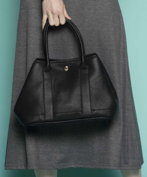 PLAIN CLOTHING（プレーンクロージング）の「【再入荷】フェイクレザートートバッグ【PLAIN CLOTHING】（ショルダーバッグ・レディース・ブラック/グレー/ベージュ・FREE）」の11枚目の写真