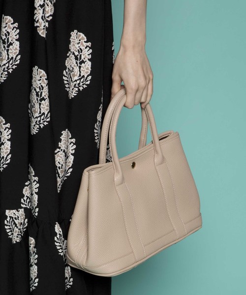 PLAIN CLOTHING（プレーンクロージング）の「【再入荷】フェイクレザートートバッグ【PLAIN CLOTHING】（ショルダーバッグ・レディース・ブラック/グレー/ベージュ・FREE）」の12枚目の写真