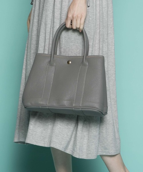 PLAIN CLOTHING（プレーンクロージング）の「【再入荷】フェイクレザートートバッグ【PLAIN CLOTHING】（ショルダーバッグ・レディース・ブラック/グレー/ベージュ・FREE）」の21枚目の写真