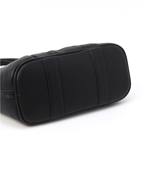 PLAIN CLOTHING（プレーンクロージング）の「【再入荷】フェイクレザートートバッグ【PLAIN CLOTHING】（ショルダーバッグ・レディース・ブラック/グレー/ベージュ・FREE）」の4枚目の写真