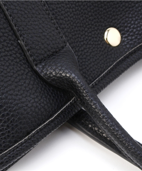 PLAIN CLOTHING（プレーンクロージング）の「【再入荷】フェイクレザートートバッグ【PLAIN CLOTHING】（ショルダーバッグ・レディース・ブラック/グレー/ベージュ・FREE）」の13枚目の写真