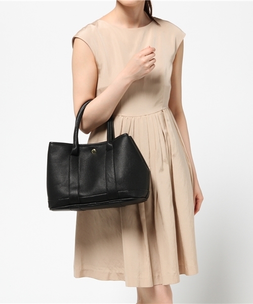 PLAIN CLOTHING（プレーンクロージング）の「【再入荷】フェイクレザートートバッグ【PLAIN CLOTHING】（ショルダーバッグ・レディース・ブラック/グレー/ベージュ・FREE）」の9枚目の写真