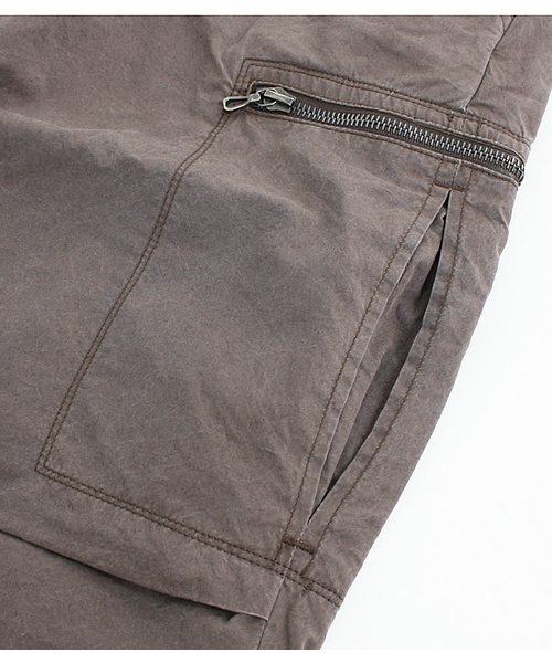 OURET（オーレット）の「WEATHER IN TUCK SIDE POCKET CARGO PANTS（その他パンツ・メンズ・ブラウン/カーキ・1/2）」の6枚目の写真