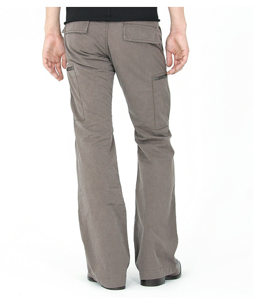 OURET（オーレット）の「WEATHER IN TUCK SIDE POCKET CARGO PANTS（その他パンツ・メンズ・ブラウン/カーキ・1/2）」の11枚目の写真
