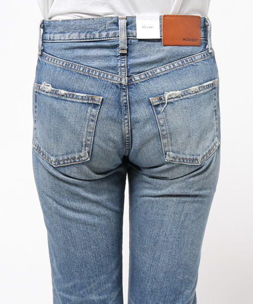 MOUSSY（マウジー）の「MV Wayne wide Straight（デニムパンツ・レディース・ブルー・24inch/25inch/23inch/27inch/26inch）」の4枚目の写真