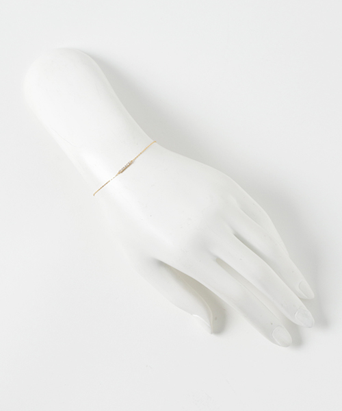 ANEMONE（アネモネ）の「ジルコニアラインのブレスレット[ジャルビジュー]（ブレスレット・レディース・ゴールド・FREE）」の6枚目の写真