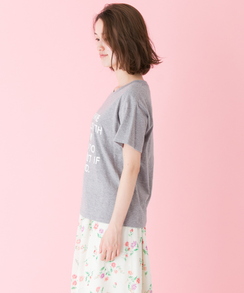 URBAN RESEARCH（アーバンリサーチ）の「 UR 厚盛り顔料プリントロゴTシャツ（Tシャツ/カットソー・レディース・オフホワイト/グレー・FREE）」の7枚目の写真