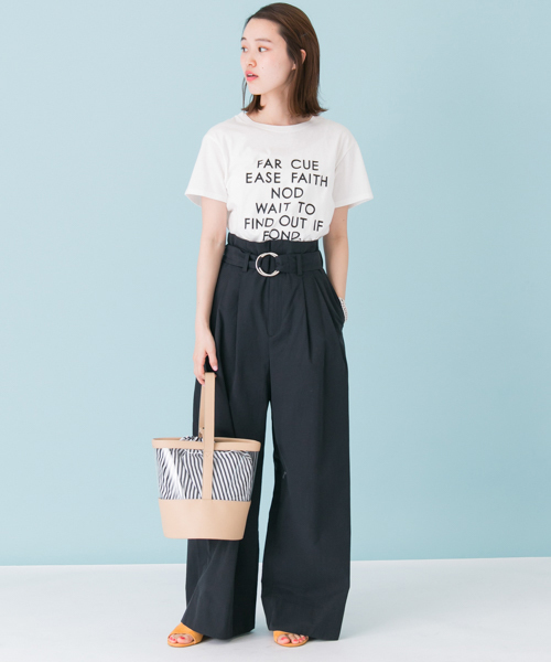 URBAN RESEARCH（アーバンリサーチ）の「 UR 厚盛り顔料プリントロゴTシャツ（Tシャツ/カットソー・レディース・オフホワイト/グレー・FREE）」の16枚目の写真
