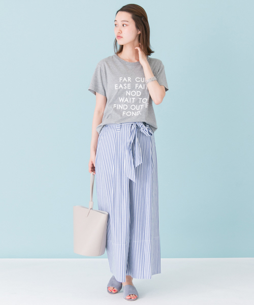 URBAN RESEARCH（アーバンリサーチ）の「 UR 厚盛り顔料プリントロゴTシャツ（Tシャツ/カットソー・レディース・オフホワイト/グレー・FREE）」の17枚目の写真