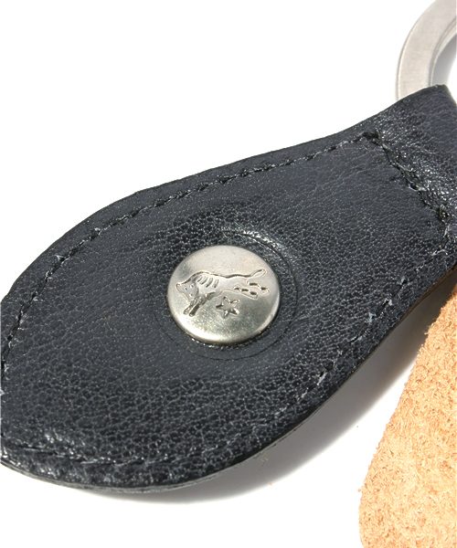 IL BISONTE(イルビゾンテ)の「IL BISONTE / ORIGINAL LEATHER / KEY HOLDER(キーホルダー・レディース・ナチュラル/ライトブラウン/オレンジ/グリーン/レンガ/オリーブ/レッド/ネイビー/ダークブラウン/ブラック/ライトグレー/グレー/ホワイト・FREE)」の17枚目の写真
