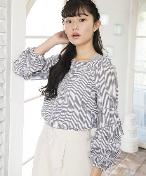 OLIVE des OLIVE（オリーブデオリーブ）の「袖ボリューム ブラウス（シャツ/ブラウス・レディース・ブラック/ネイビー/ブルー・FREE）」の3枚目の写真