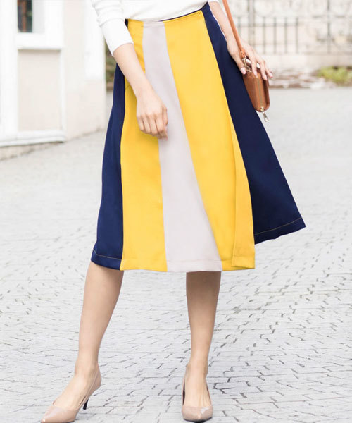 GeeRA（ジーラ）の「落ち感素材の配色切替ラップデザインスカート