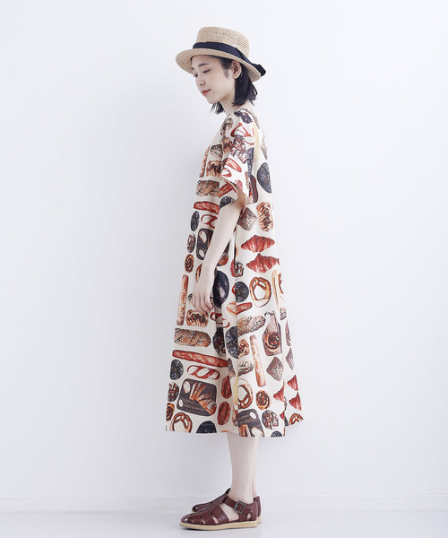 ＊メルロー＊パンできました柄ワンピース＊総柄＊ゆったり＊merlot＊新品＊ MERLOT（メルロー）の「「パンできました」柄ワンピース7415