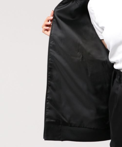 adidas（アディダス）の「トラックトップ [TRACK TOP] オリジナルス（ナイロンジャケット・レディース・ブラック・X-SMALL/SMALL/MEDIUM/LARGE/X-LARGE/XX-LARGE）」の4枚目の写真