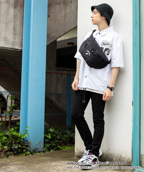 KANGOL（カンゴール）の「∴WEGO/【WEB限定】KANGOL SPORT 別注ビッグウエストバッグ（ボディバッグ/ウエストポーチ・メンズ・ベージュ/ブラック/ブラック系その他/ベージュ系その他・FREE）」の5枚目の写真