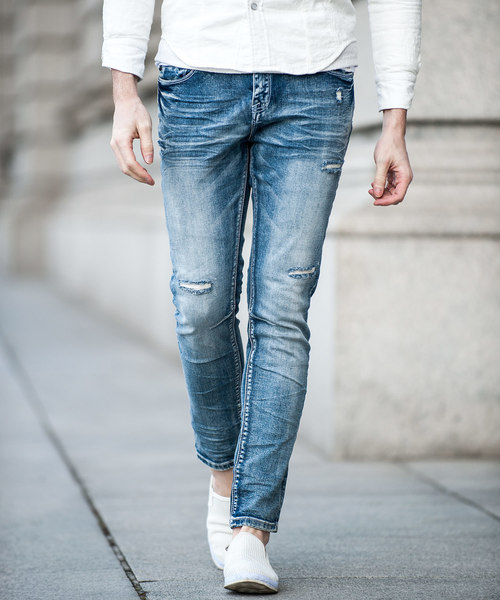 NEW GENTLEMAN（ニュージェントルマン）の「AUGUSTA DENIM PANTS(オーガスタ デニム パンツ)スキニー デニム パンツ（デニムパンツ・メンズ・サックスブルー/インディゴブルー/ブルー/ブルー系その他/ロイヤルブルー/ブルー系その他2/ブルー系その他3/ターコイズブルー/ブラック/ネイビー/ブルー系その他4・1/S/2/M/3/L）」の10枚目の写真