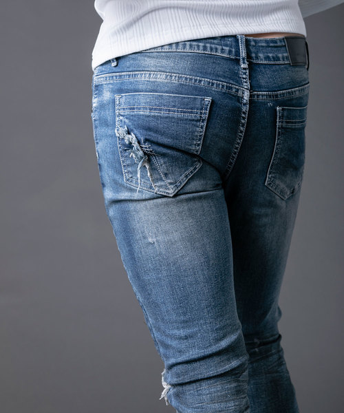 NEW GENTLEMAN（ニュージェントルマン）の「AUGUSTA DENIM PANTS(オーガスタ デニム パンツ)スキニー デニム パンツ（デニムパンツ・メンズ・サックスブルー/インディゴブルー/ブルー/ブルー系その他/ロイヤルブルー/ブルー系その他2/ブルー系その他3/ターコイズブルー/ブラック/ネイビー/ブルー系その他4・1/S/2/M/3/L）」の18枚目の写真