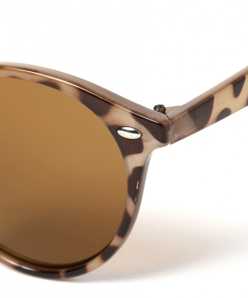 niko and...(ニコアンド)の「オリジナルサングラス ウェイファーラー(サングラス・レディース・ブラック/ベージュ/ブラウン/グレー・FREE)」の11枚目の写真