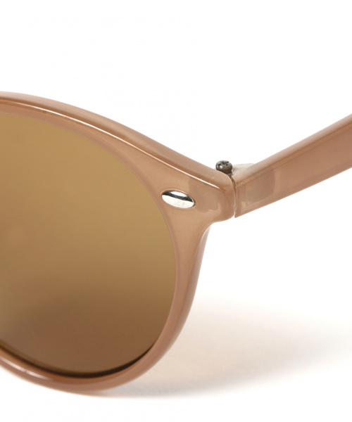 niko and...(ニコアンド)の「オリジナルサングラス ウェイファーラー(サングラス・レディース・ブラック/ベージュ/ブラウン/グレー・FREE)」の12枚目の写真