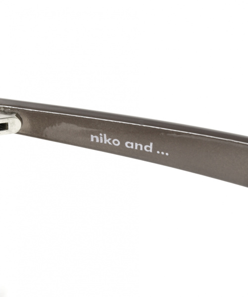 niko and...(ニコアンド)の「オリジナルサングラス ウェイファーラー(サングラス・レディース・ブラック/ベージュ/ブラウン/グレー・FREE)」の13枚目の写真