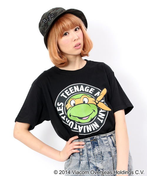 WEGO（ウィゴー）の「WEGO/オリジナルTシャツ(タートルズアーチプリント)（Tシャツ/カットソー・メンズ・ホワイト/ホワイト系その他/ブラック/ブラック系その他・LARGE/MEDIUM）」の8枚目の写真