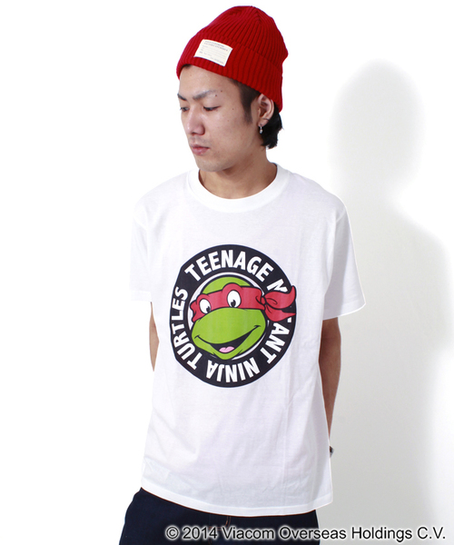 WEGO（ウィゴー）の「WEGO/オリジナルTシャツ(タートルズアーチプリント)（Tシャツ/カットソー・メンズ・ホワイト/ホワイト系その他/ブラック/ブラック系その他・LARGE/MEDIUM）」の6枚目の写真