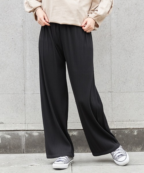 ap retro(アプレトロ)の「シャイニーリブカットフレアパンツ【ZOZO限定アイテム】(その他パンツ・レディース・ブラック/ベージュ/ブラウン・FREE)」の1枚目の写真