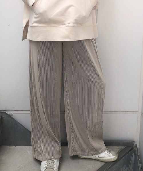ap retro(アプレトロ)の「シャイニーリブカットフレアパンツ【ZOZO限定アイテム】(その他パンツ・レディース・ブラック/ベージュ/ブラウン・FREE)」の8枚目の写真