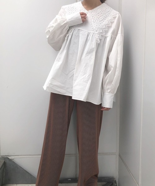 ap retro(アプレトロ)の「シャイニーリブカットフレアパンツ【ZOZO限定アイテム】(その他パンツ・レディース・ブラック/ベージュ/ブラウン・FREE)」の4枚目の写真