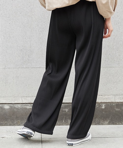 ap retro(アプレトロ)の「シャイニーリブカットフレアパンツ【ZOZO限定アイテム】(その他パンツ・レディース・ブラック/ベージュ/ブラウン・FREE)」の12枚目の写真