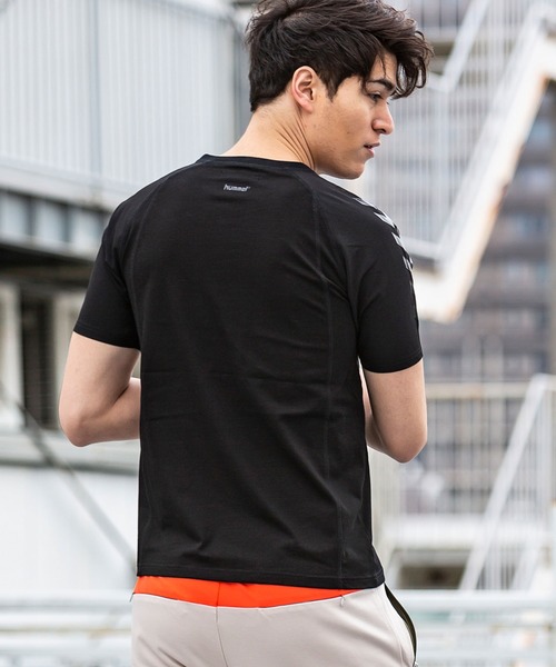 hummel（ヒュンメル）の「直営店・WEB限定 hummel(ヒュンメル)ラグランスリーブTシャツ（Tシャツ/カットソー・メンズ・ブラック/ホワイト・S/M/L/XL）」の5枚目の写真