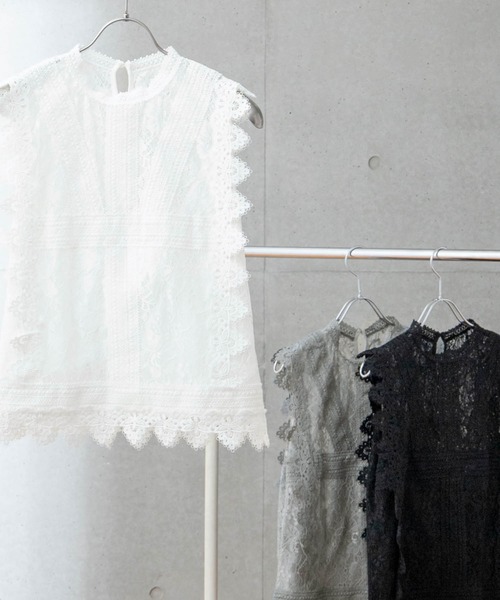 anown(アノン)の「インナー付き/フラワーレースブラウス【ファッションインフルエンサー MAYUKO×anown 限定コラボ】(シャツ/ブラウス・レディース・ホワイト/ブラック/グレー・FREE)」の5枚目の写真