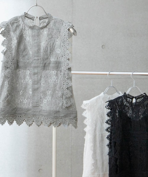 anown(アノン)の「インナー付き/フラワーレースブラウス【ファッションインフルエンサー MAYUKO×anown 限定コラボ】(シャツ/ブラウス・レディース・ホワイト/ブラック/グレー・FREE)」の13枚目の写真