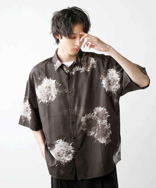 ASTRONOMY(アストロノミー)の「モザイク パターン フラワー 半袖 ビッグシルエット 総柄シャツ(シャツ/ブラウス・メンズ・ホワイト/ブラウン/ブラック・M/L)」の3枚目の写真