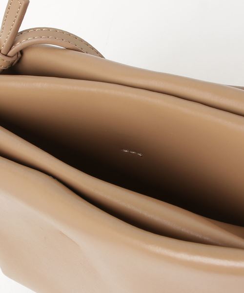 YAHKI（ヤーキ）の「YAHKI(ヤーキ) RECTANGLE BAG（ショルダーバッグ・レディース・ブラック/ベージュ・7）」の4枚目の写真