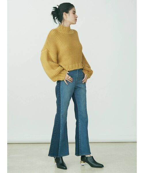 EVRIS（エヴリス）の「SHADING RETOUCHフレアデニムパンツ（デニムパンツ・レディース・インディゴブルー/ブラック・MEDIUM/SMALL）」の3枚目の写真