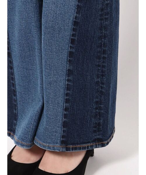 EVRIS（エヴリス）の「SHADING RETOUCHフレアデニムパンツ（デニムパンツ・レディース・インディゴブルー/ブラック・MEDIUM/SMALL）」の7枚目の写真