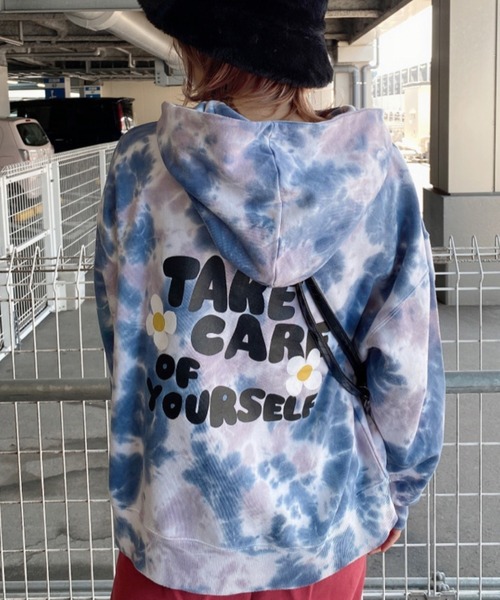 WEGO(ウィゴー)の「WEGO/タイダイバックロゴパーカー(スウェット・レディース・ブラック/パープル・FREE)」の1枚目の写真