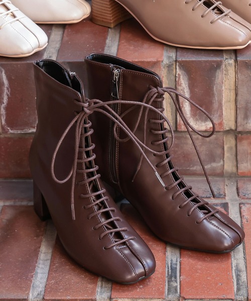 KOBE LETTUCE（コウベレタス）の「サイドジップ付きスクエアトゥレースアップショートブーツ（ブーツ・レディース・アイボリー/ベージュ/ブラウン/ブラック・L/LL/M/S）」の3枚目の写真