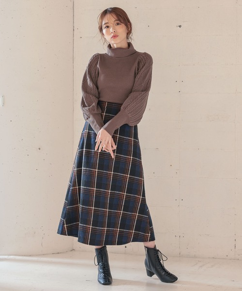 KOBE LETTUCE（コウベレタス）の「サイドジップ付きスクエアトゥレースアップショートブーツ（ブーツ・レディース・アイボリー/ベージュ/ブラウン/ブラック・L/LL/M/S）」の13枚目の写真