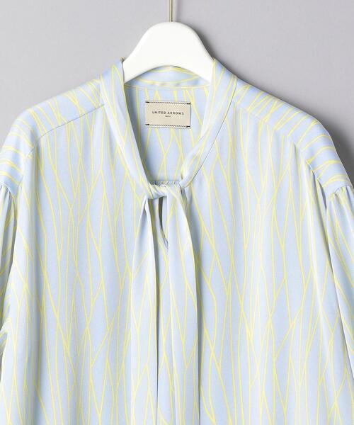 UNITED ARROWS（ユナイテッドアローズ）の「UBC ラインプリント ボウタイブラウス◆（シャツ/ブラウス・レディース・ライトブルー/ベージュ/オフホワイト・FREE）」の11枚目の写真