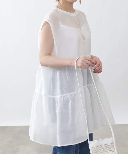 COLONY 2139（コロニートゥーワンスリーナイン）の「サステナブルシアー2WAYティアードブラウス（シャツ/ブラウス・レディース・ブラック/オフホワイト/イエロー・FREE）」の4枚目の写真